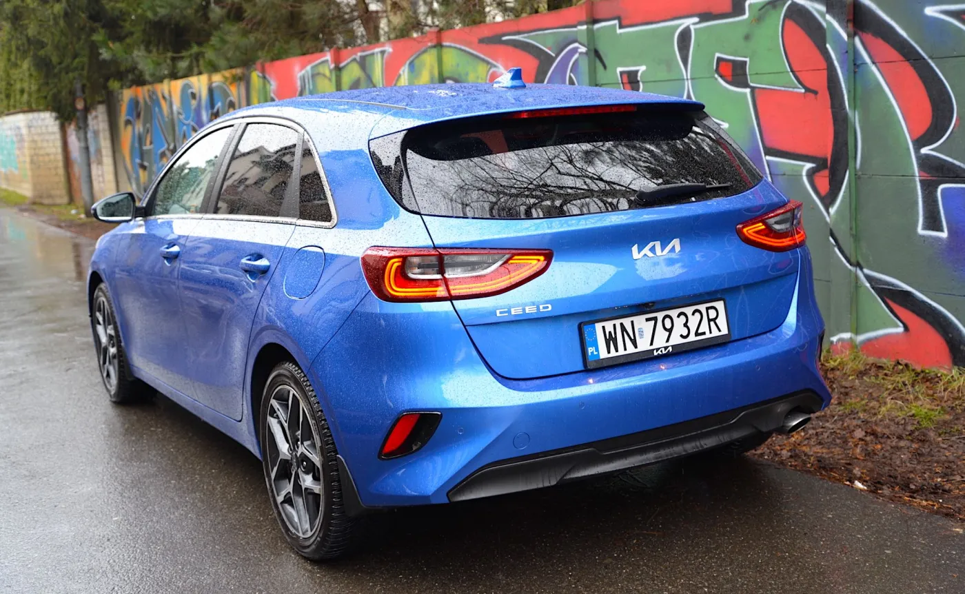 kia-ceed-15-tgdi-business-line-37735906.jpg