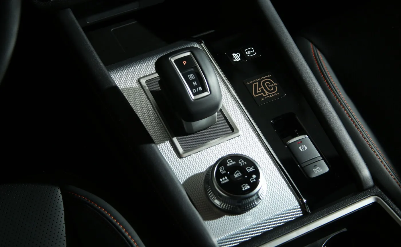 mitsubishi-outlander-phev2024-37737403.jpg