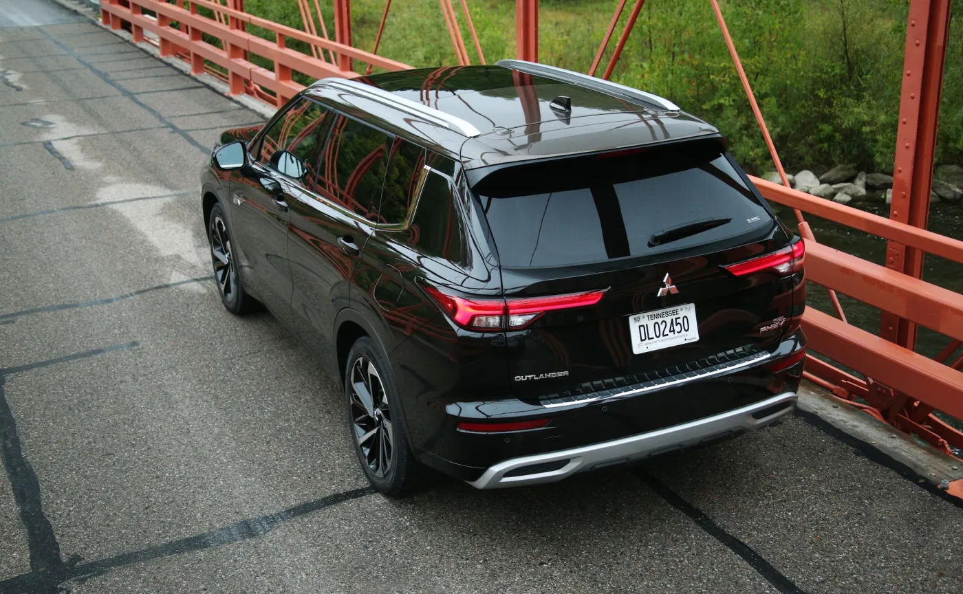 mitsubishi-outlander-phev2024-37737428.jpg