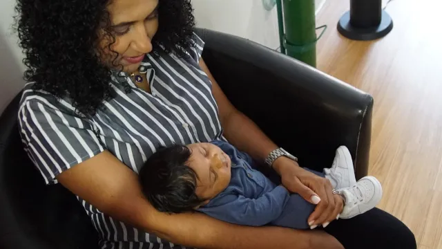 Dyskryminacja na porodówce i nie tylko. Bezpłatne dokumenty o walce z rasizmem