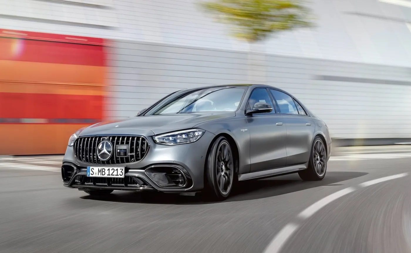 Mercedes-AMG S 63 E Performance rozbija bank. Nie tylko moc imponuje