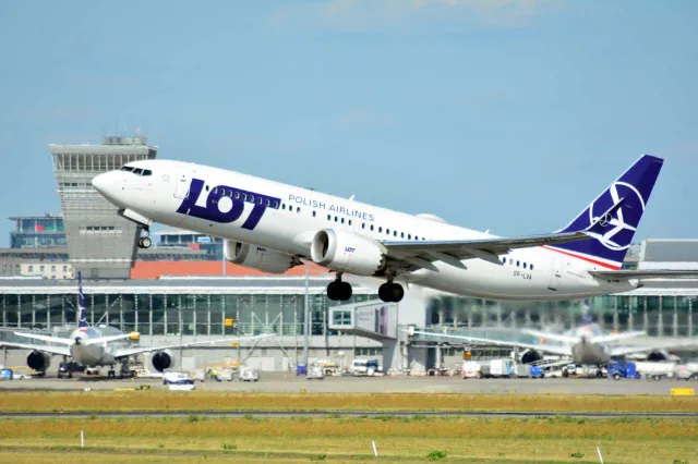 LOT uruchamia nowe połączenie do stolicy Azerbejdżanu