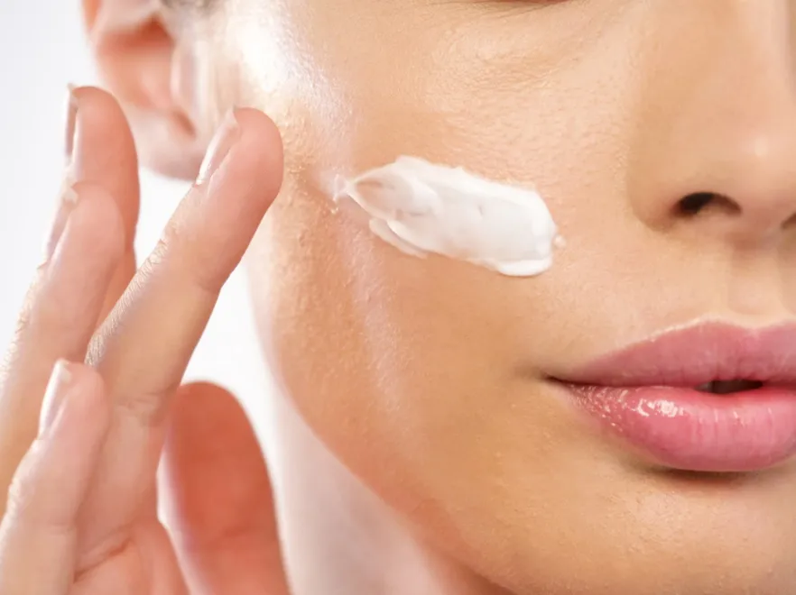 Kolarstwo skórne - nurt kosmetyczny, który podbija serca kobiet. Wszystko, co warto o nim wiedzieć