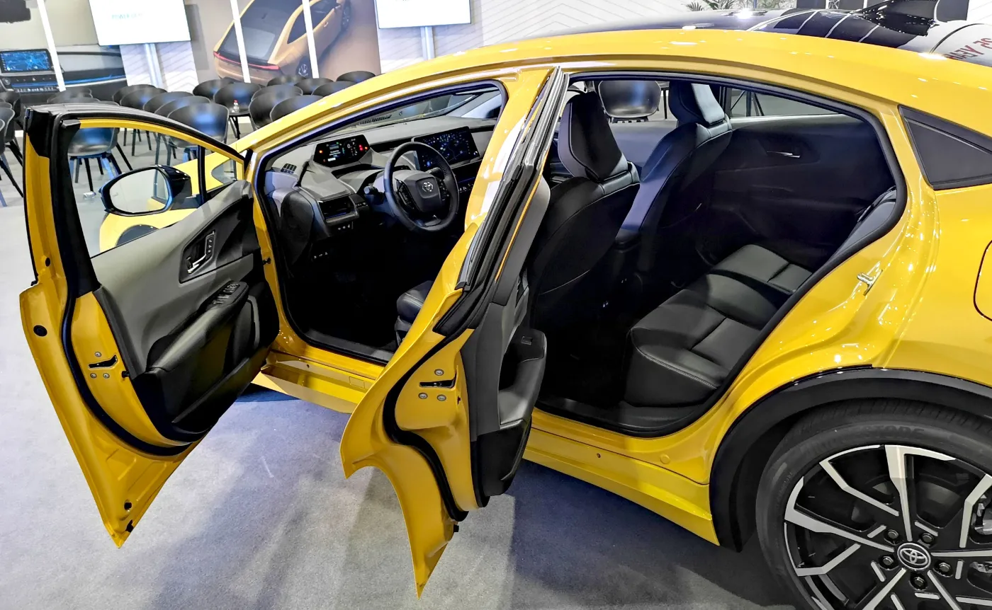 toyota-prius-nowej-5-generacji-37643131.jpg