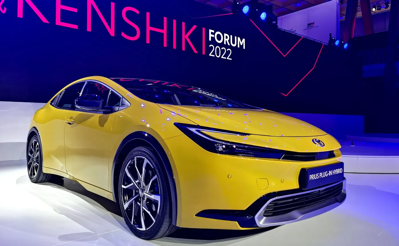 toyota-prius-nowej-5-generacji-37642092.jpg
