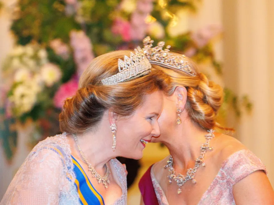 Pomyłka czy popis umiejętności stylizacyjnych? Królowe Holandii i Belgii jak księżniczki z filmów Disneya [FOTO]