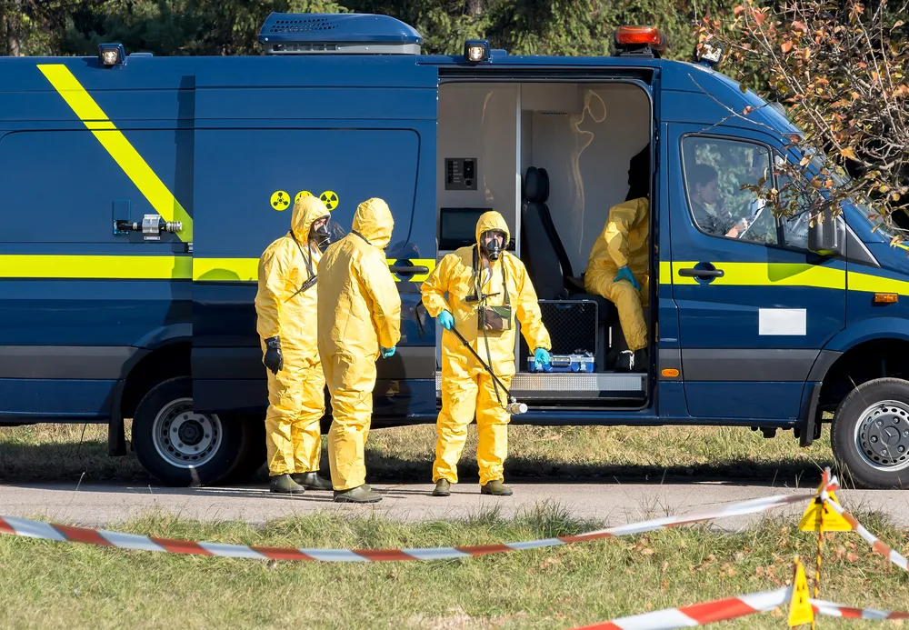 Napięcie przed spodziewaną prowokacją sięga zenitu. "Mobilne laboratoria radiacyjne widziane w Mariupolu i Enerhodarze"