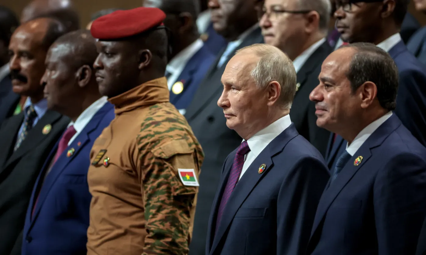 Putin zmienia narrację? Kreml "uważnie analizuje" tę propozycję; poprzednie odrzucił, bo...