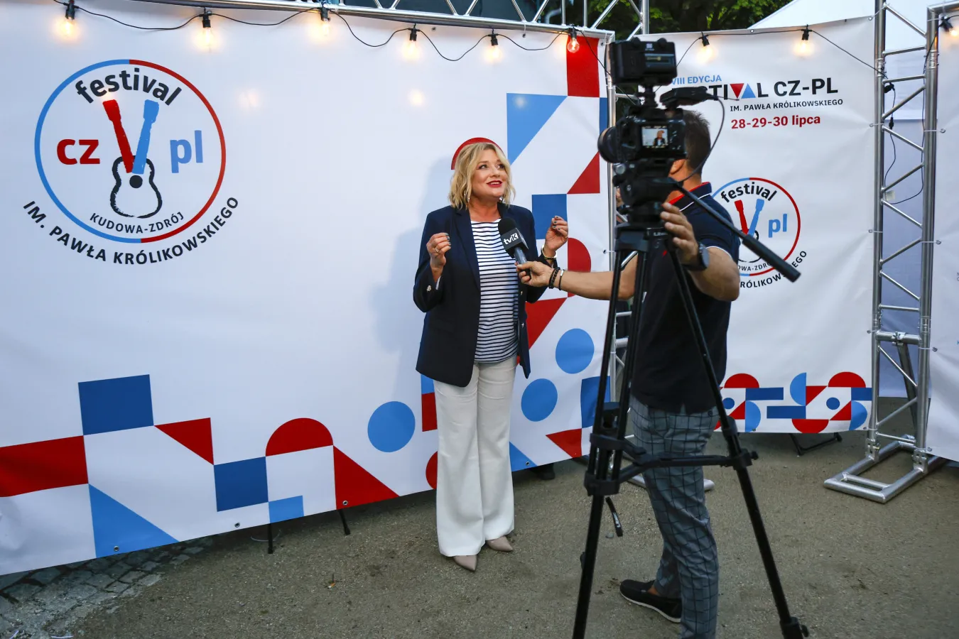 Wulkan energii i dobrego stylu: Małgorzata Ostrowska-Królikowska w świetnej formie na festiwalu imienia jej męża [FOTO]