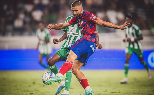 Raków awansował do czwartej rundy kwalifikacji LM! Cudowny gol z rzutu wolnego [WIDEO]