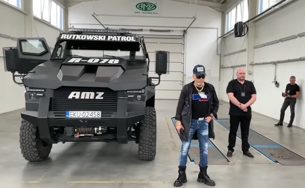 TUR VI, czyli opancerzony samochód z AMZ