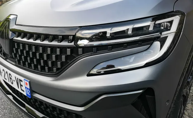 Nowe Renault wjeżdża do Polski! Francuzi już świętują sukces