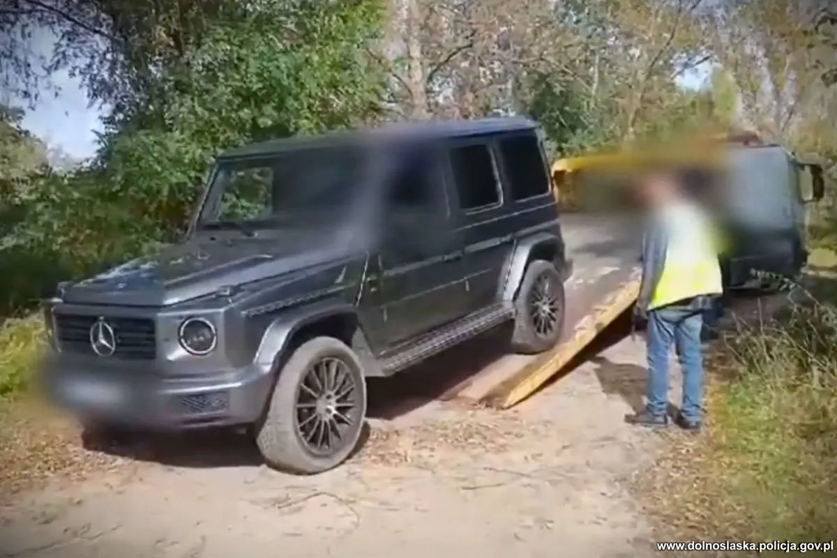 kradziony-mercedes-odzyskany-37951030.jpeg