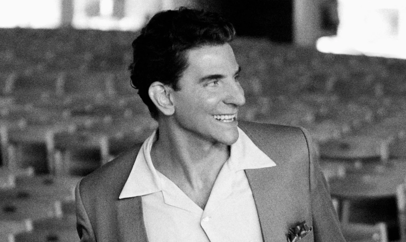 Bradley Cooper w filmie "Maestro"