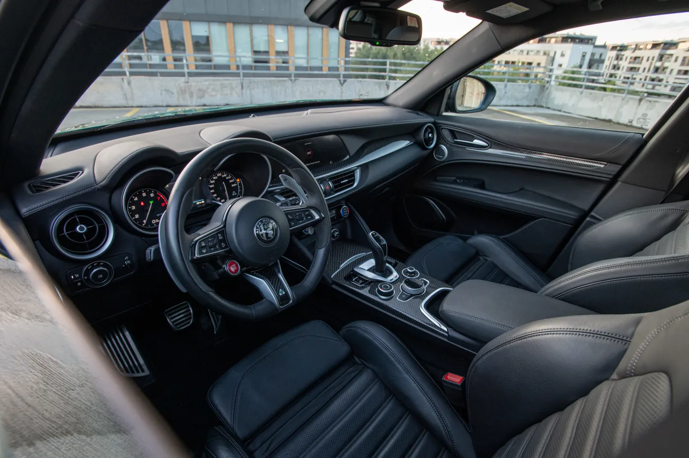 alfa-romeo-stelvio-quadrifoglio-37962927.jpg