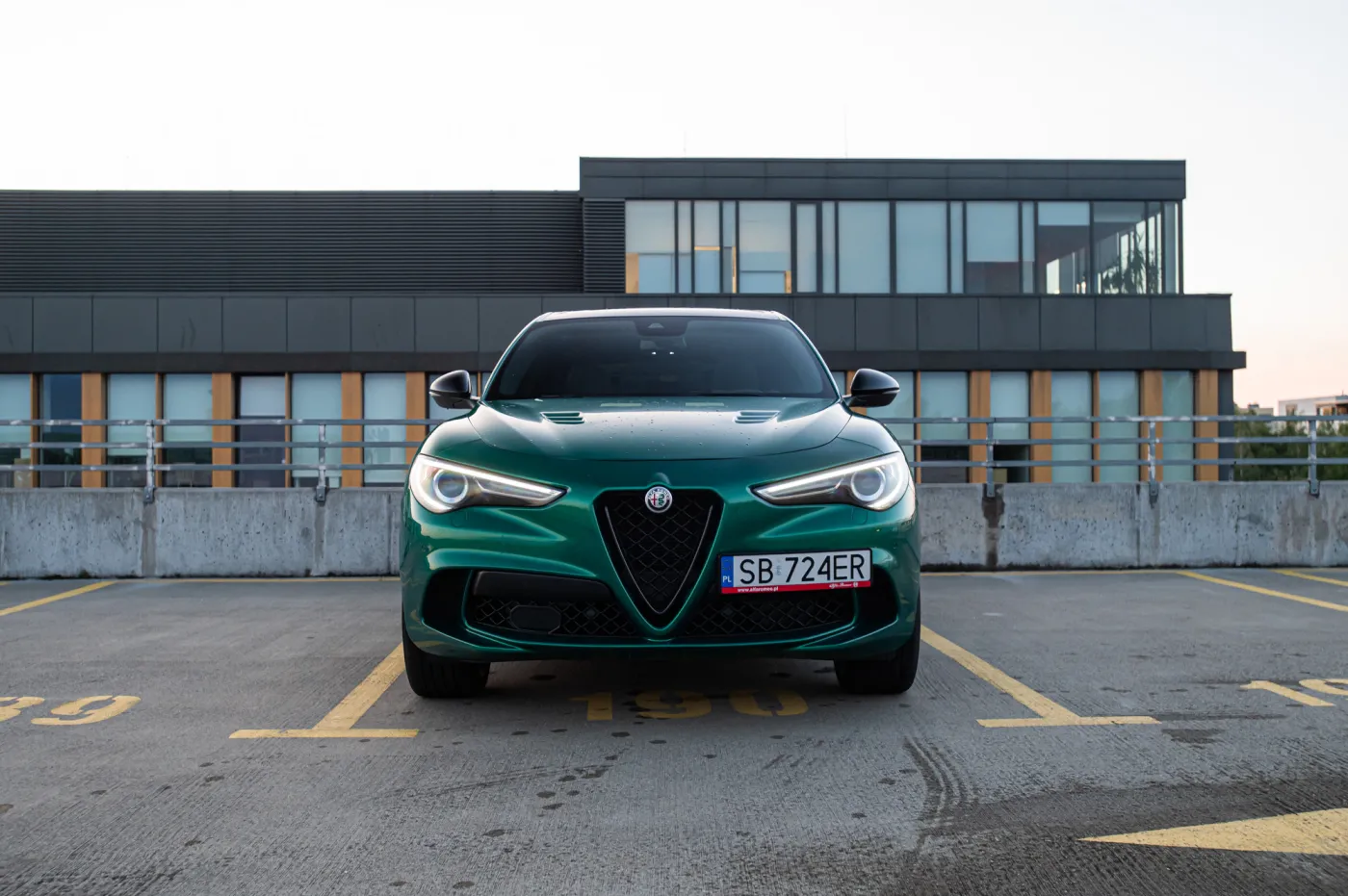 alfa-romeo-stelvio-quadrifoglio-37962949.jpg