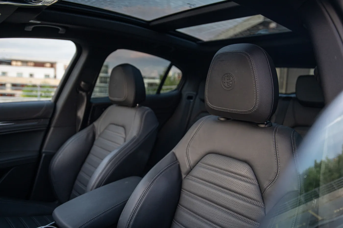 alfa-romeo-stelvio-quadrifoglio-37962965.jpg