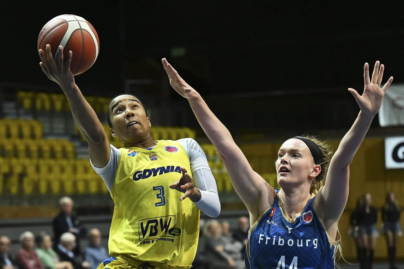 Pobita w nocnym klubie koszykarka VBW Arki Gdynia ma pękniętą kość oczodołu