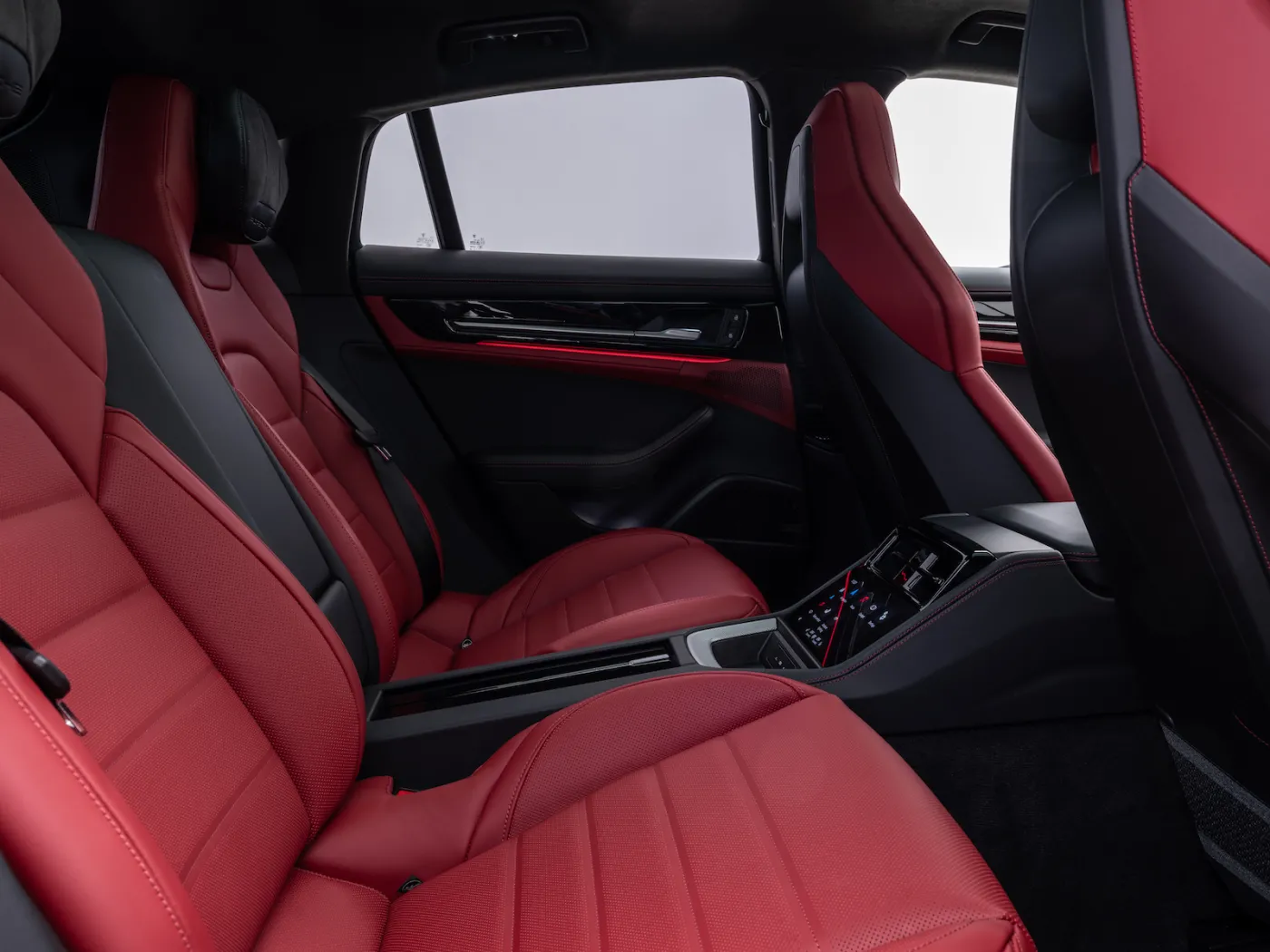 porsche-panamera-2024-wnetrze-37979736.jpg
