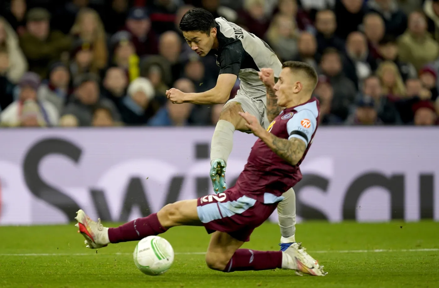 Liga Konferencji. Aston Villa lepsza od AZ Alkmaar. Legia liderem grupy F [WIDEO]