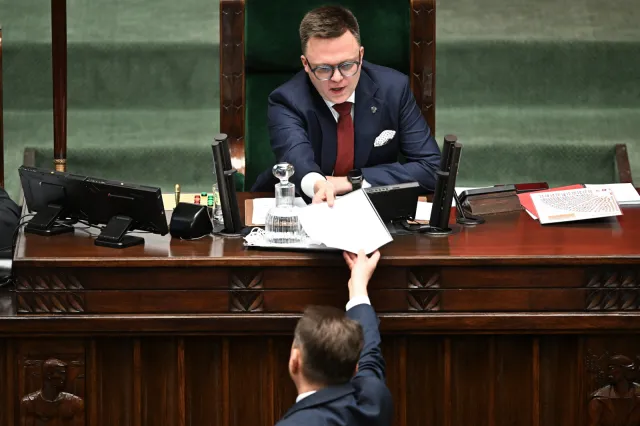 W Sejmie gorąco od samego rana. Posłowie PiS zagłuszyli Giertycha