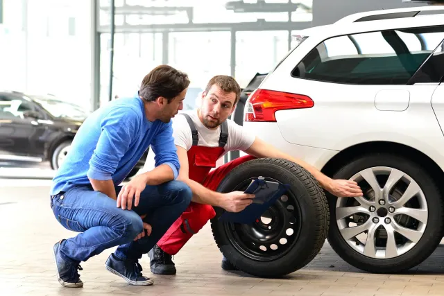 Po wymianie opon auto ściąga w lewo lub prawo? Tak rozwiążesz ten problem