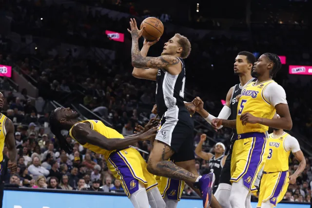 Liga NBA. Drużyna Sochana przegrała 18. raz z rzędu, popis Antetokounmpo [WIDEO]