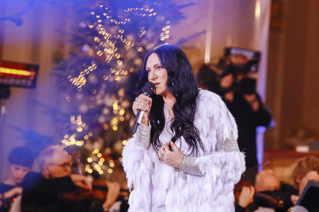 Kayah świątecznie pokazuje salon. Uważni fani wypatrzyli niepokojący szczegół [FOTO]