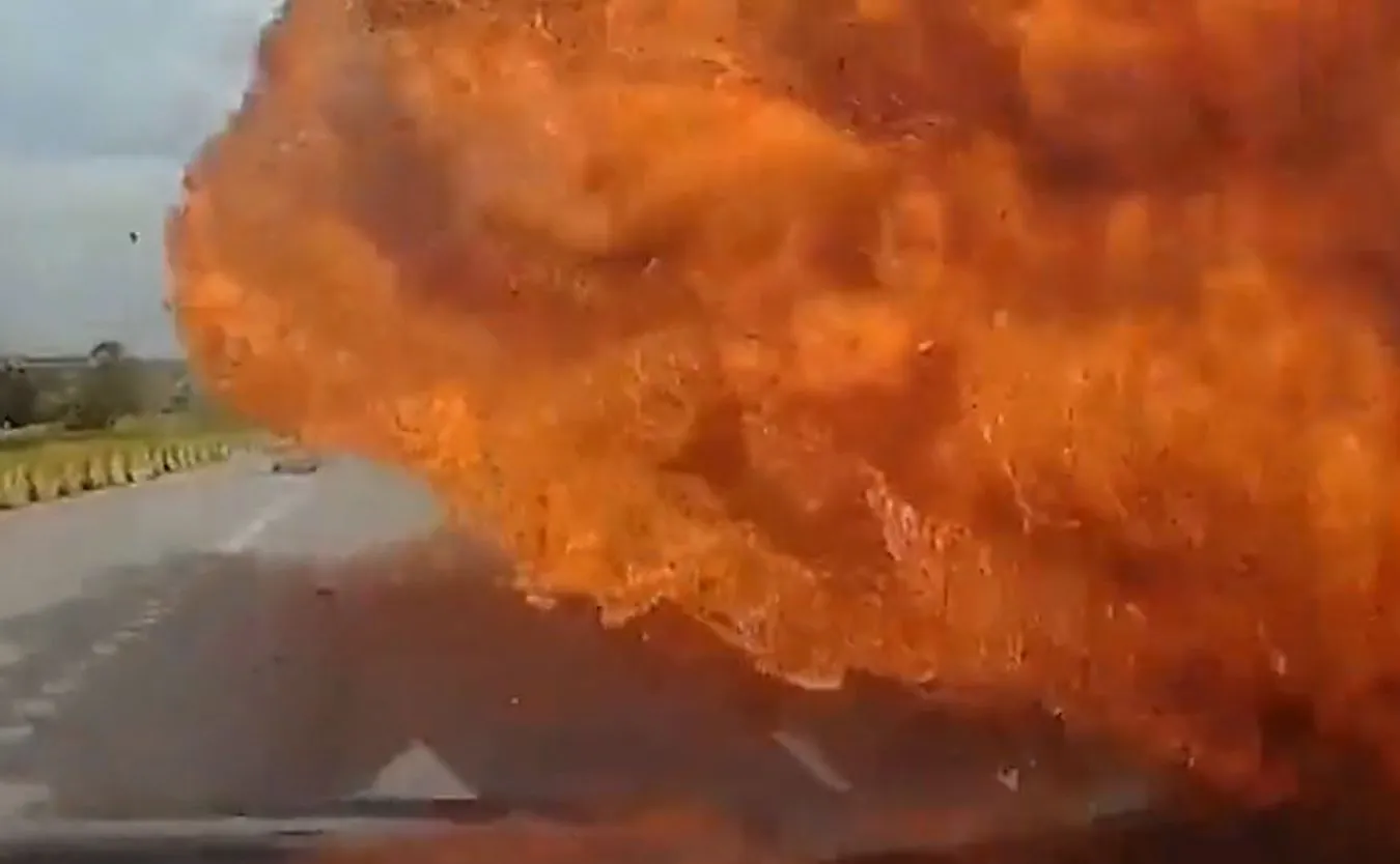 Katastrofa samolotu w Malezji. Zginęło 10 osób [NAGRANIE]