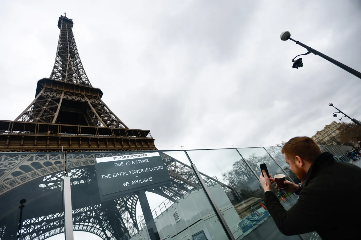 Wieża Eiffla zamknięta dla zwiedzających. Pracownicy strajkują