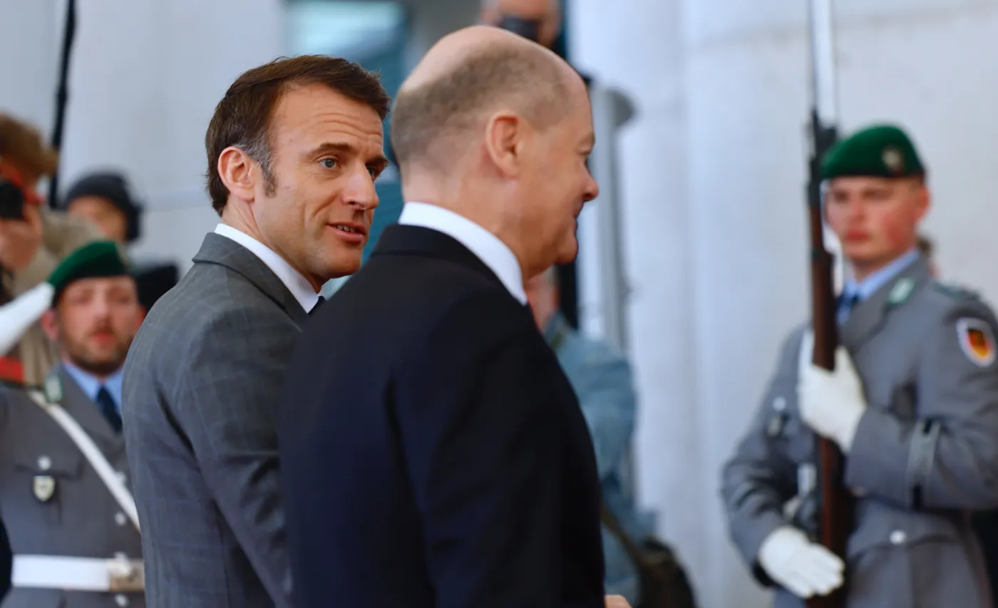 Emmanuel Macron i Olaf Scholz
