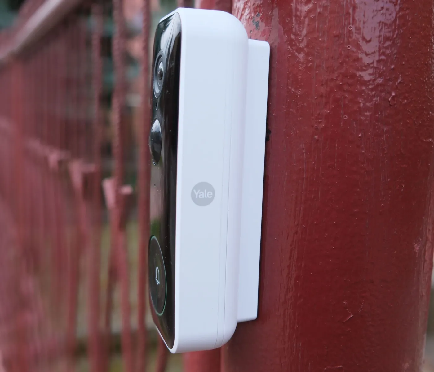 inteligentny-wideodomofon-yale-38136963.jpg