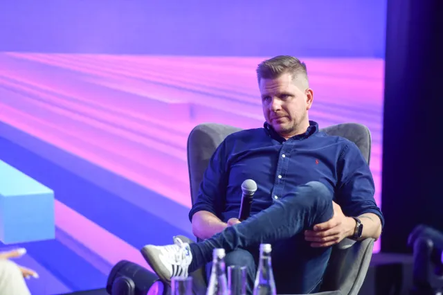 Fundacja Filipa Chajzera nie zapłaciła za leczenie chorego chłopca? Prezenter zabrał głos