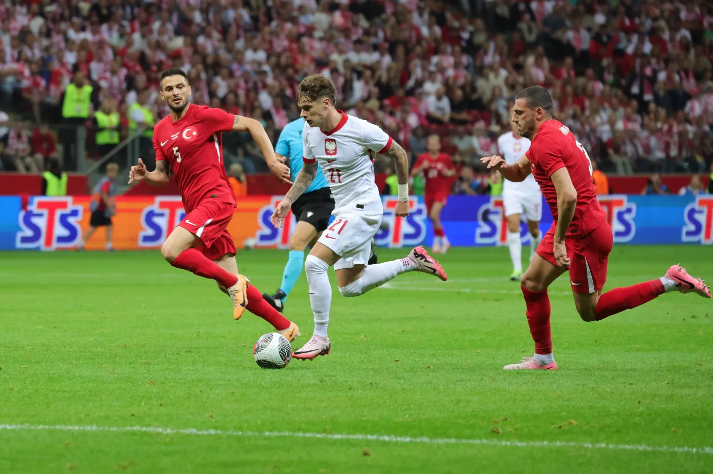 Chłopiec od podawania piłek bohaterem meczu z Turcją. Miał udział przy zwycięskim golu