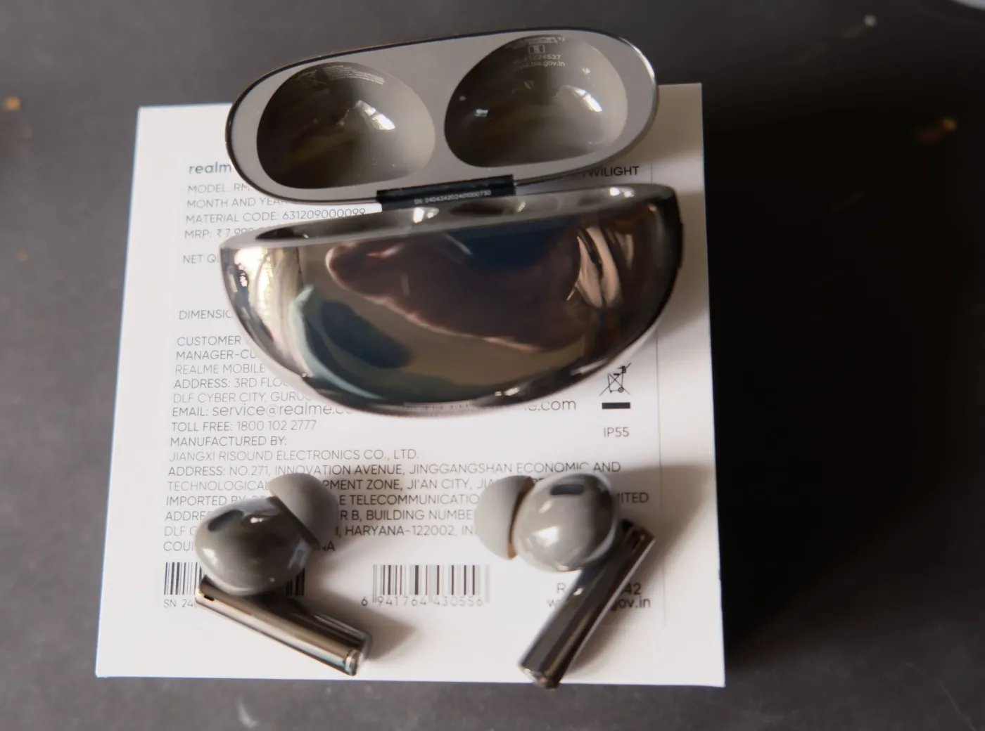 Nowe "pchełki" od realme. Buds Air 6 Pro to całkiem udane słuchawki [RECENZJA]