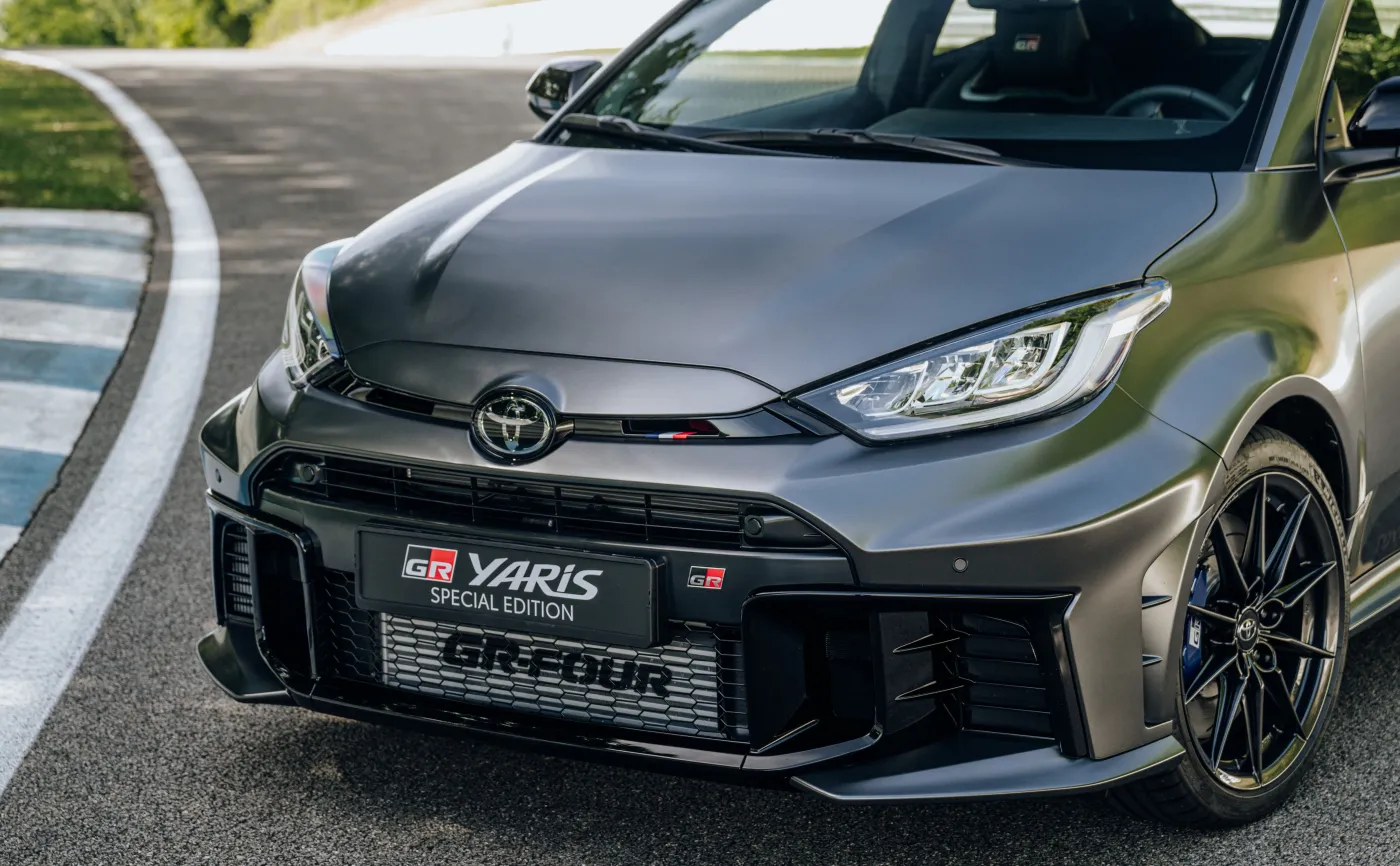 toyota-gr-yaris-ogier-edition-38281307.jpg