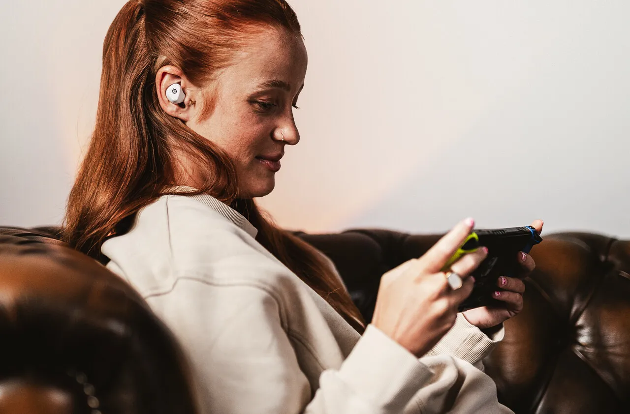 Douszne słuchawki SteelSeries. Działają z wszystkimi konsolami [ZDJĘCIA]