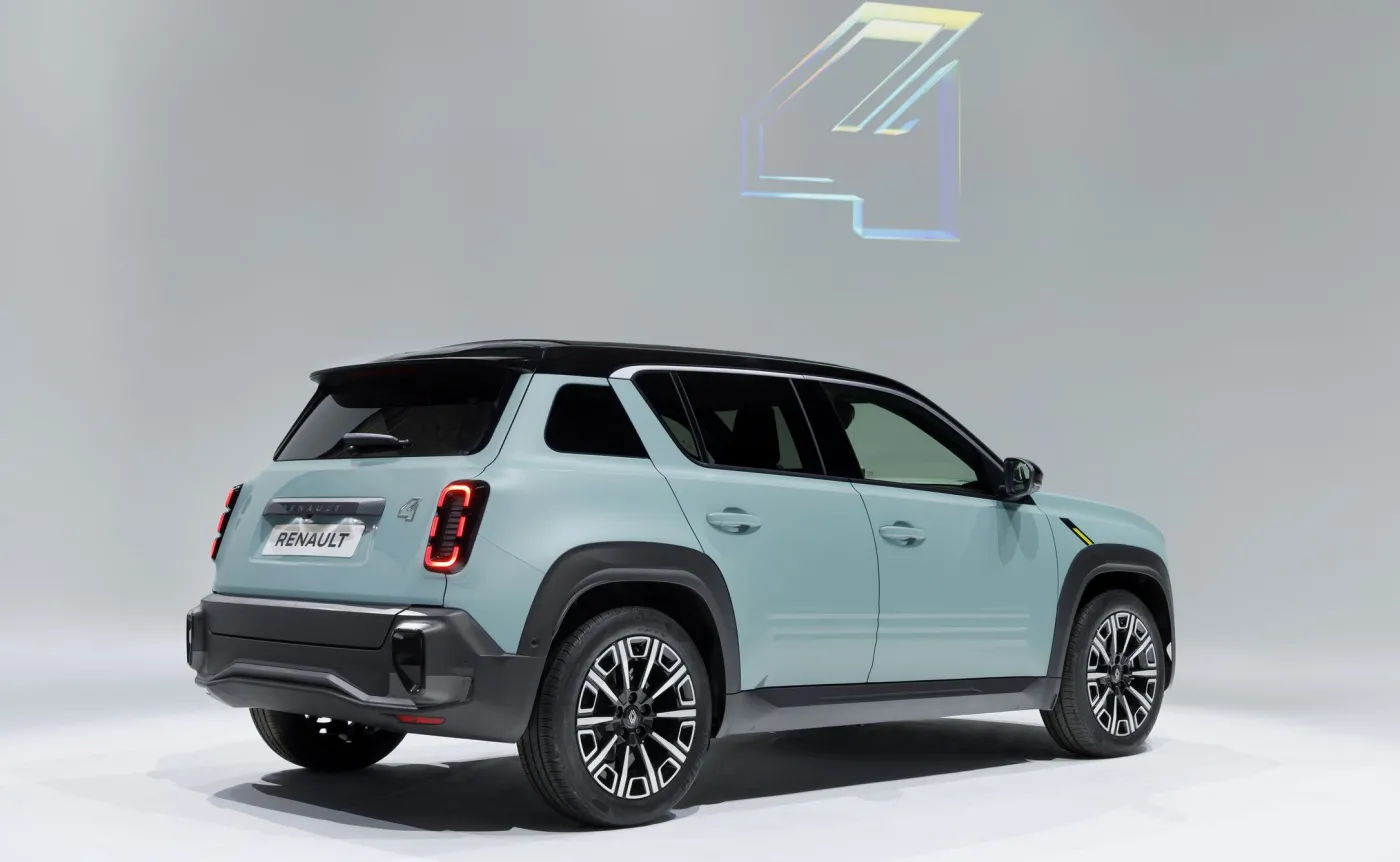 renault-r4-etech-iconic-verte-38314101.jpg