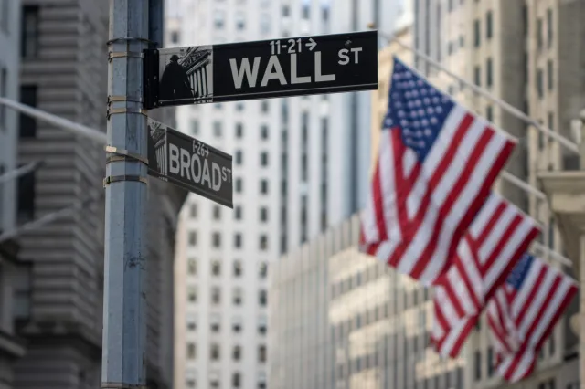 Spadki na Wall Street. Wybory prezydenckie w USA rzucają cień na rynki