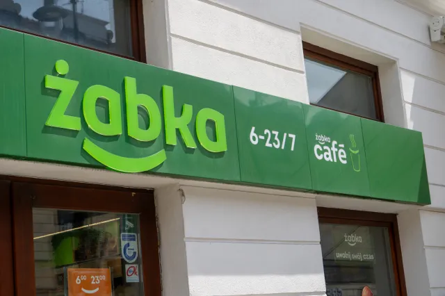 Zakupy "na zeszyt” w Żabce? Sieć szykuje spory limit