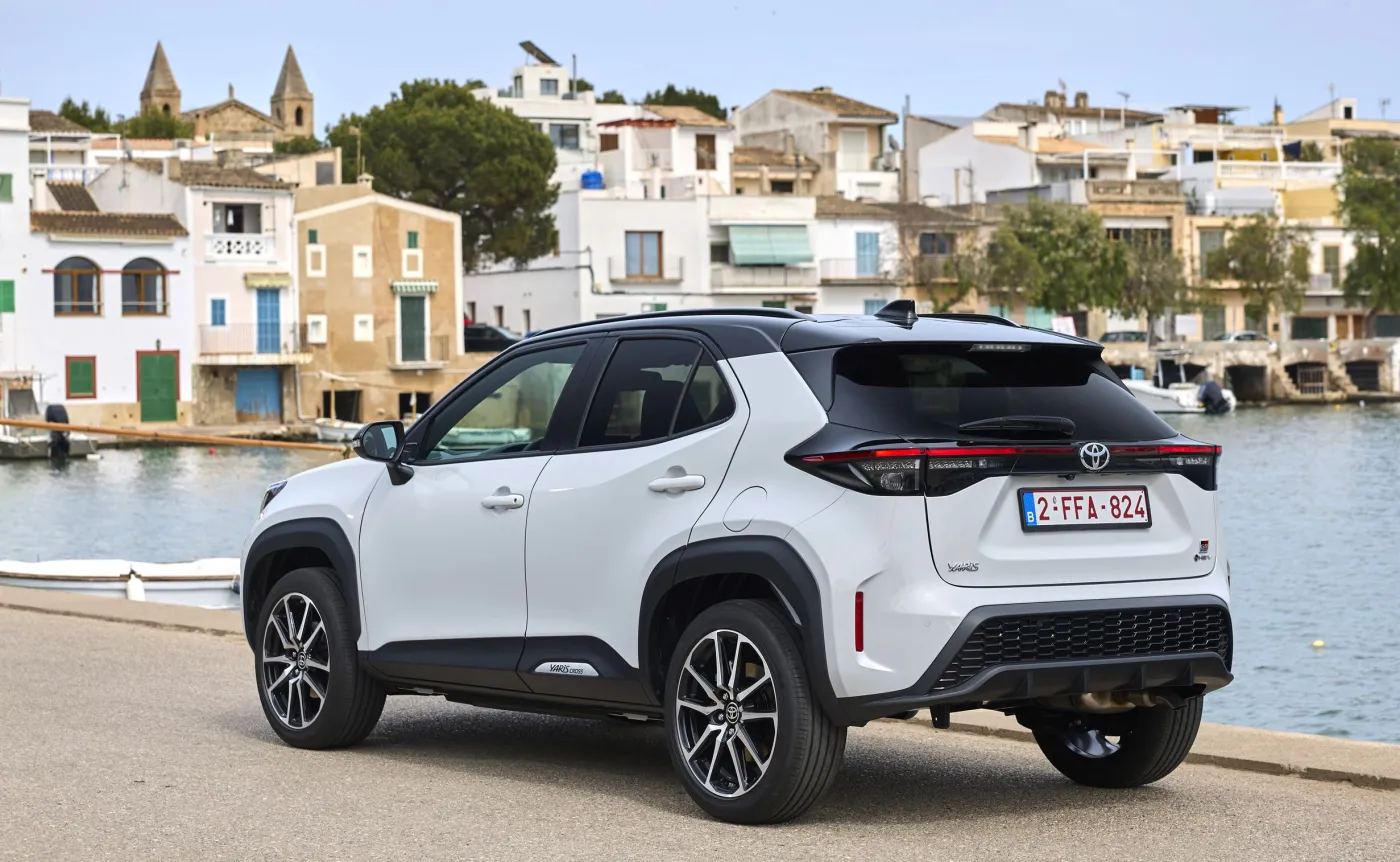 toyota-yaris-cross-hybrid-130-38193047.jpg