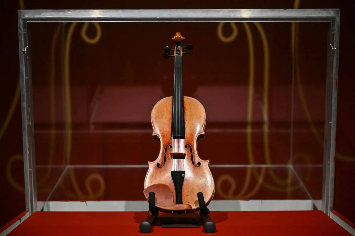 Skrzypce Joachim-Ma Stradivarius na aukcji w Sotheby's w Nowym Jorku
