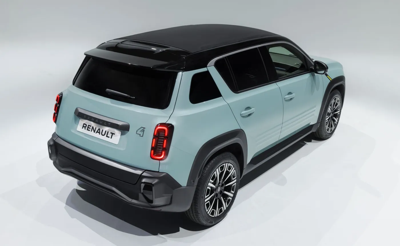 renault-r4-etech-iconic-verte-38314100.jpg