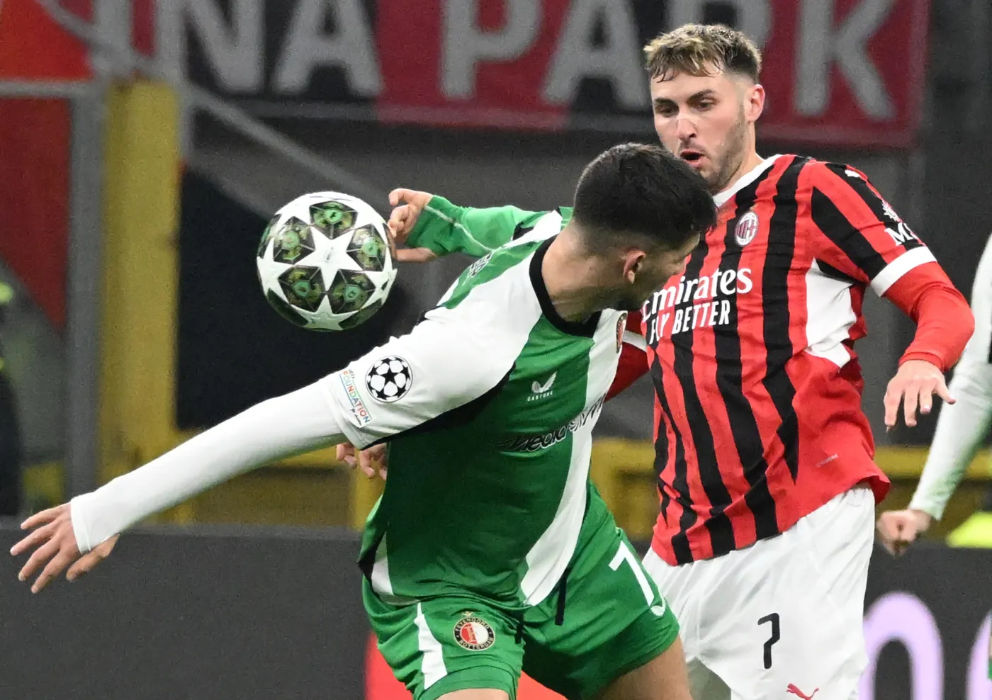 Liga Mistrzów. Sędzia Marciniak nie dał się oszukać. Jakub Moder zagra w 1/8 finału