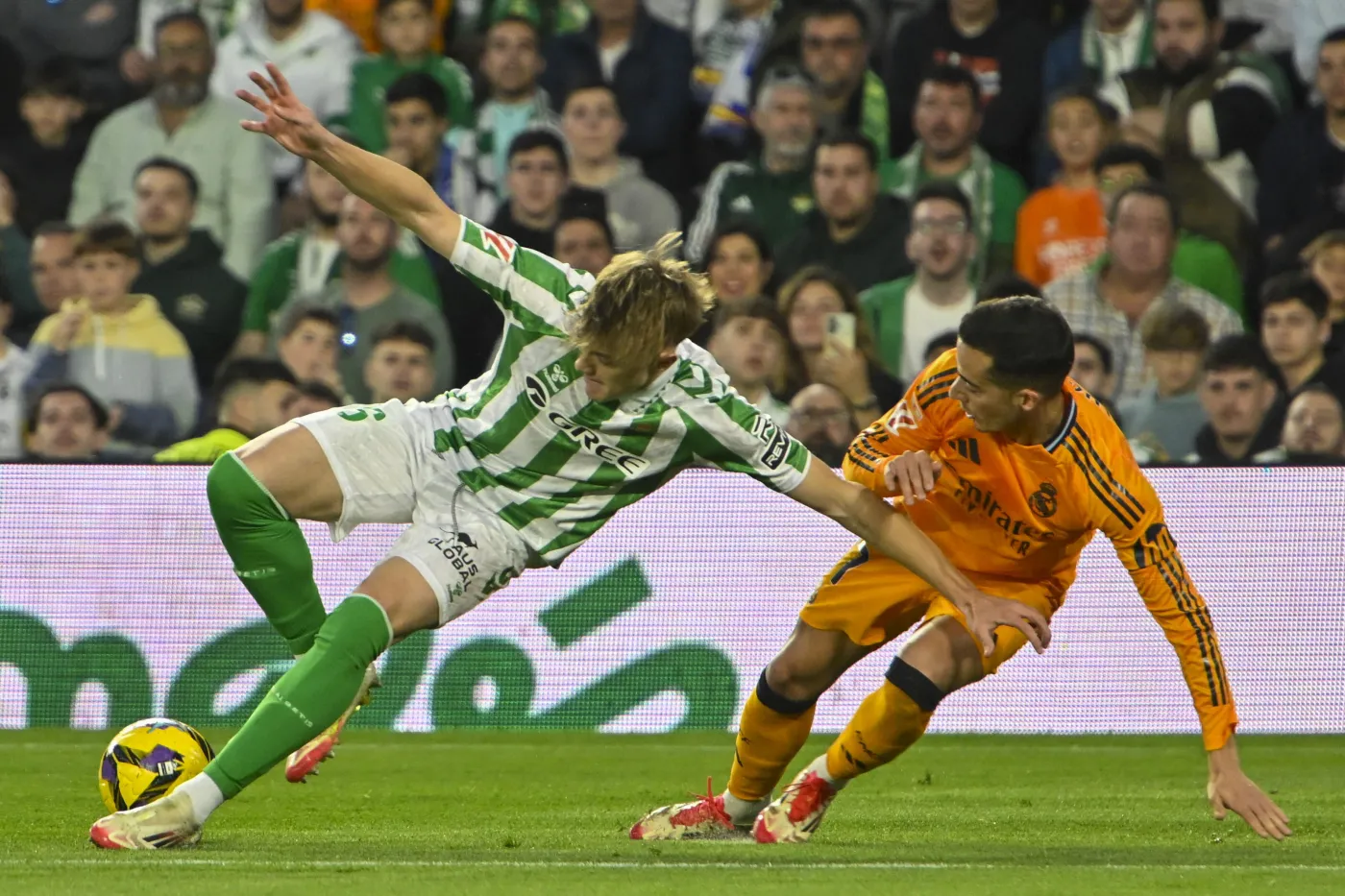 Real Madryt nie dał rady wskoczyć na fotel lidera. Niespodzianka w Sewilli