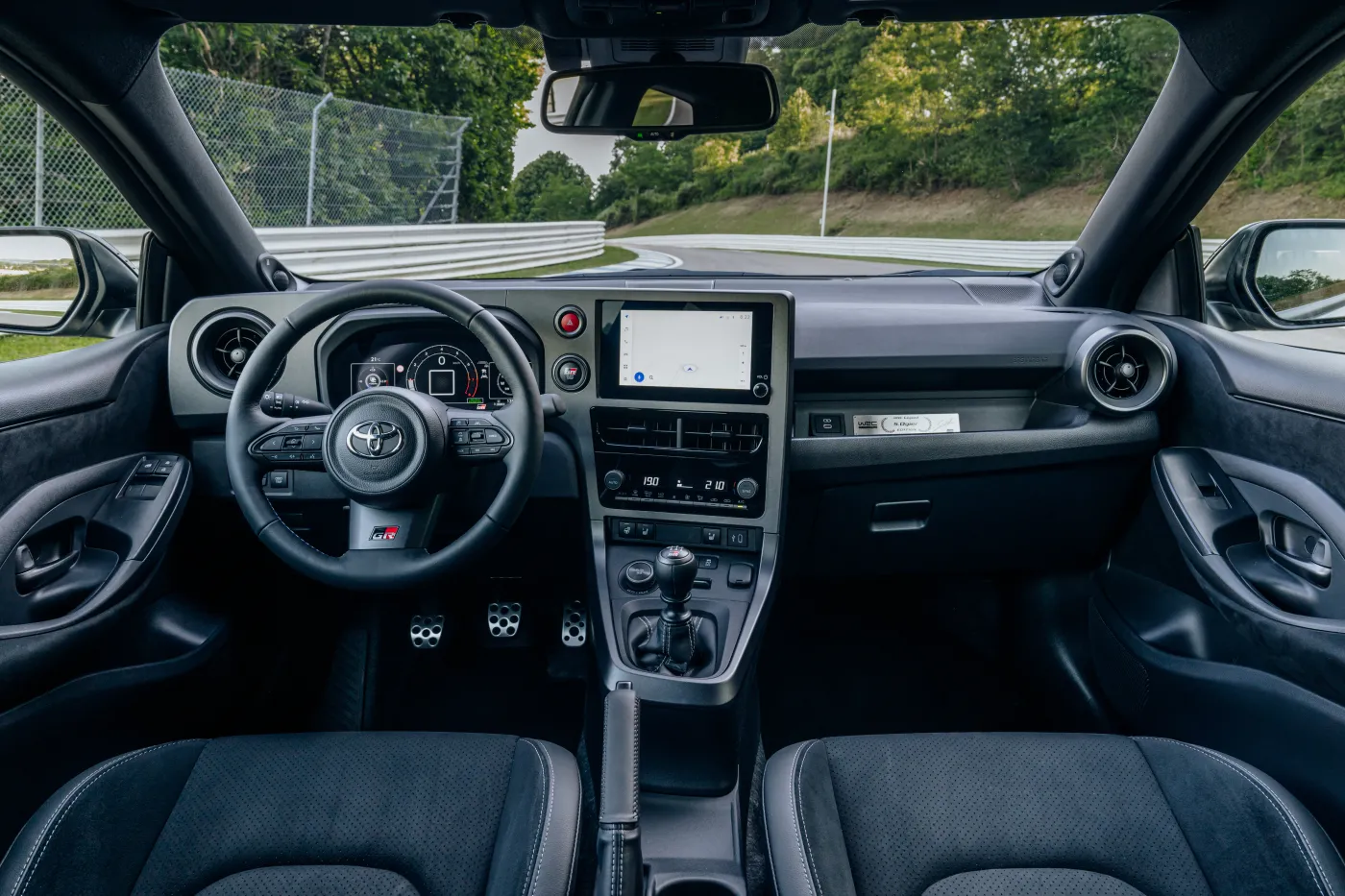 toyota-gr-yaris-ogier-edition-38281318.jpg