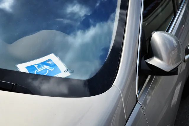 Dofinansowanie do auta z PFRON. Nawet 300 tys. dla osób z niepełnosprawnościami