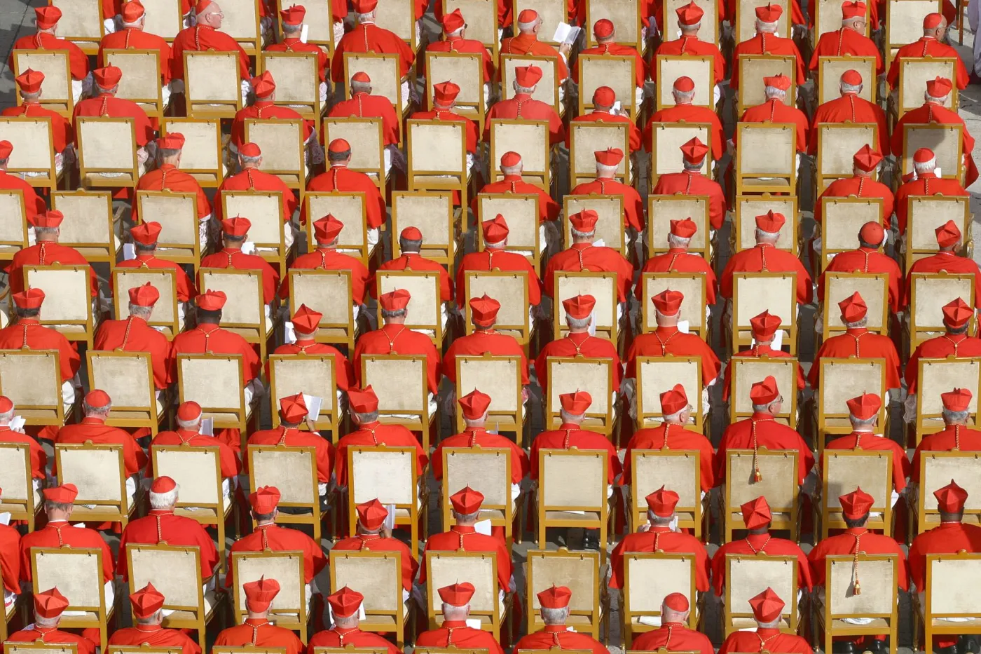 Kardynał skazany za defraudację rezygnuje z konklawe. "Podporządkowuję się woli Franciszka"