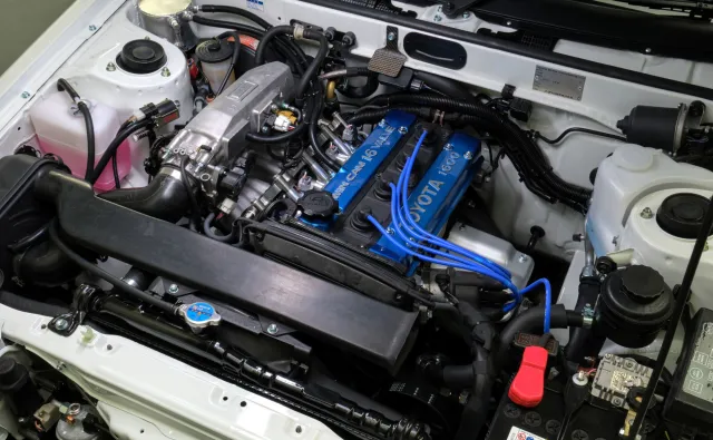 Tak Toyota ratuje silnik spalinowy! Większy zasięg, tankowanie w mniej niż minutę