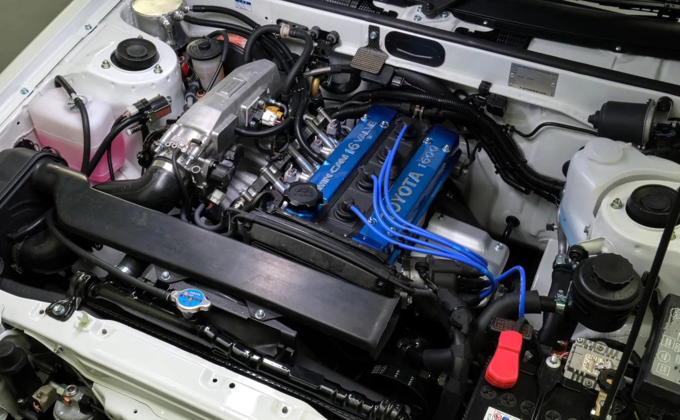 Tak Toyota ratuje silnik spalinowy! Większy zasięg, tankowanie w mniej niż minutę